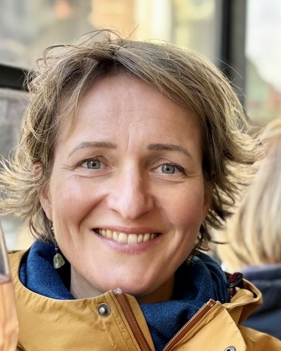  Isabel Perego